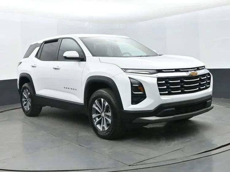 2025 Chevrolet Equinox - Image 2 of 12
