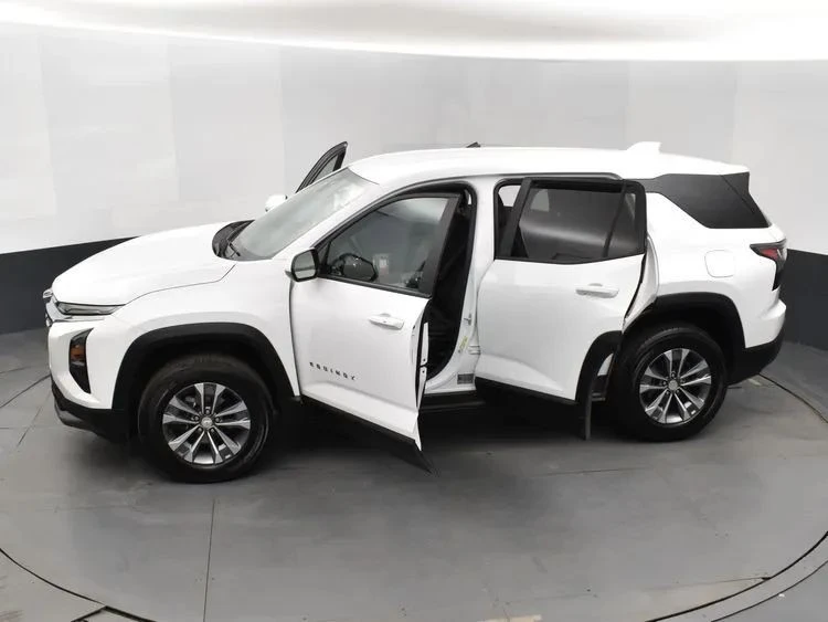 2025 Chevrolet Equinox - Image 7 of 12