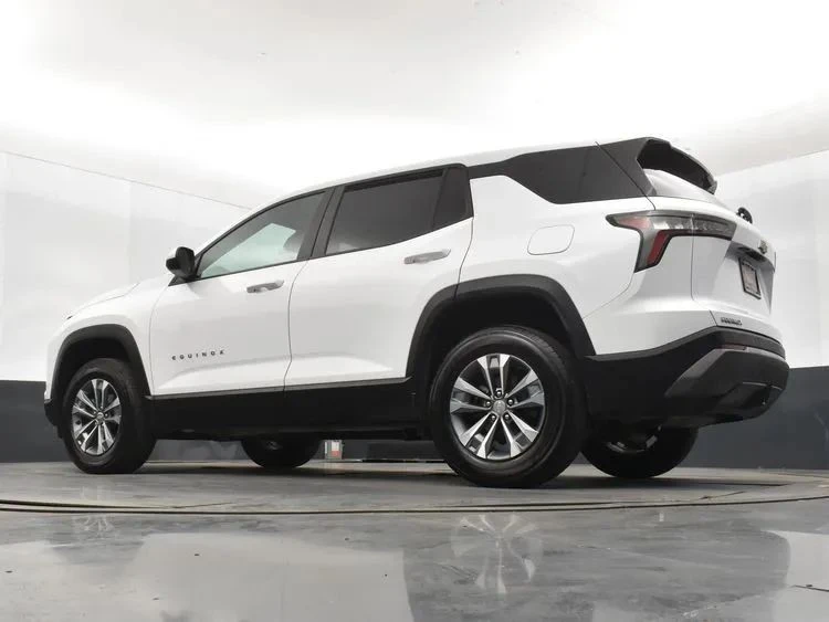 2025 Chevrolet Equinox - Image 12 of 12