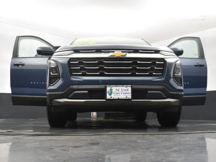 2025 Chevrolet Equinox - Image 11 of 12