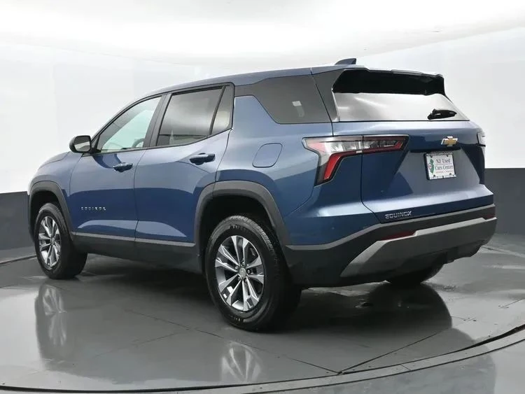 2025 Chevrolet Equinox - Image 9 of 12