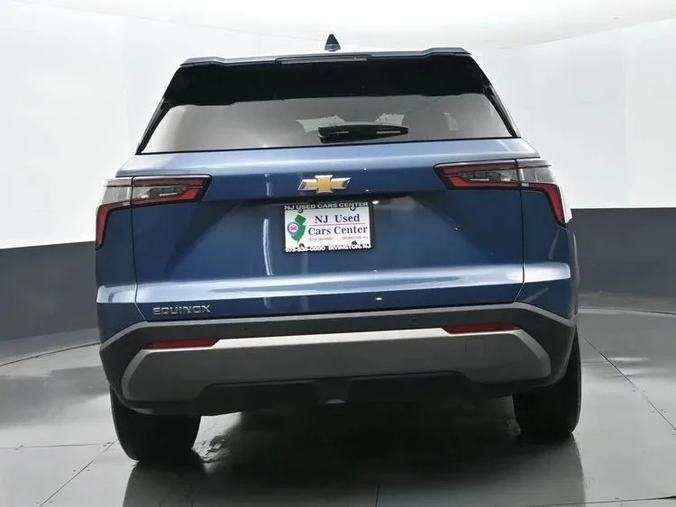2025 Chevrolet Equinox - Image 8 of 12