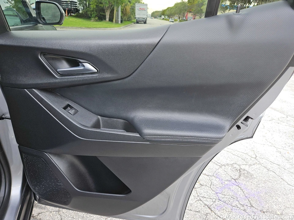 2025 Chevrolet Equinox - Image 14 of 21