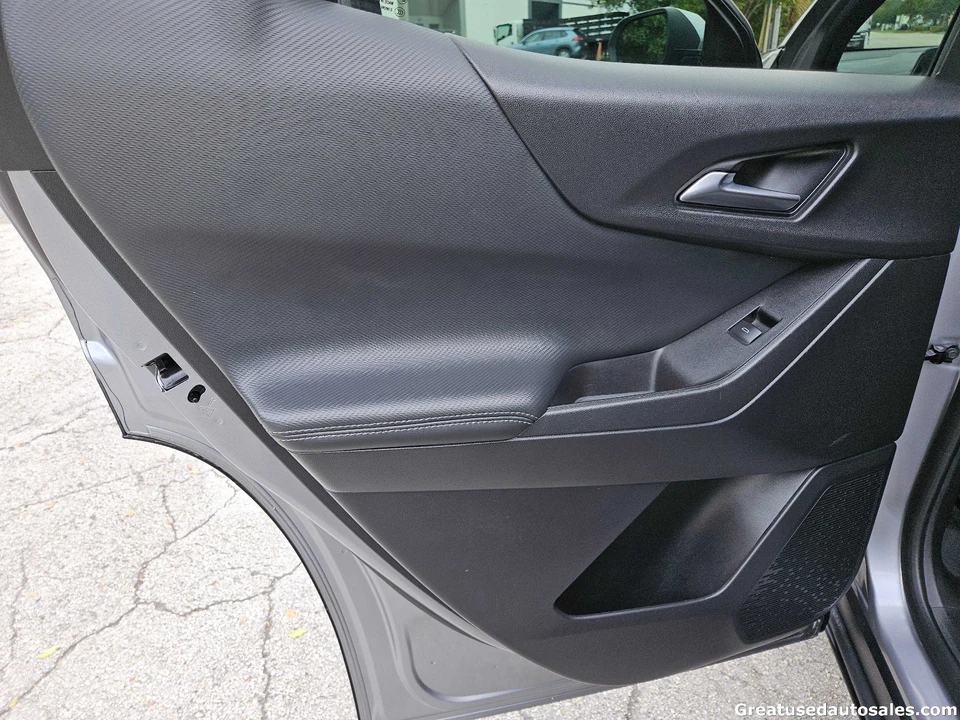 2025 Chevrolet Equinox - Image 11 of 21