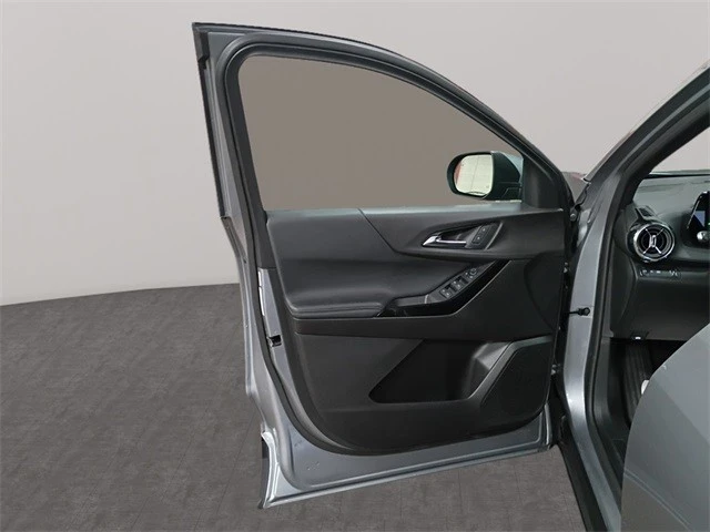 2025 Chevrolet Equinox - Image 11 of 12