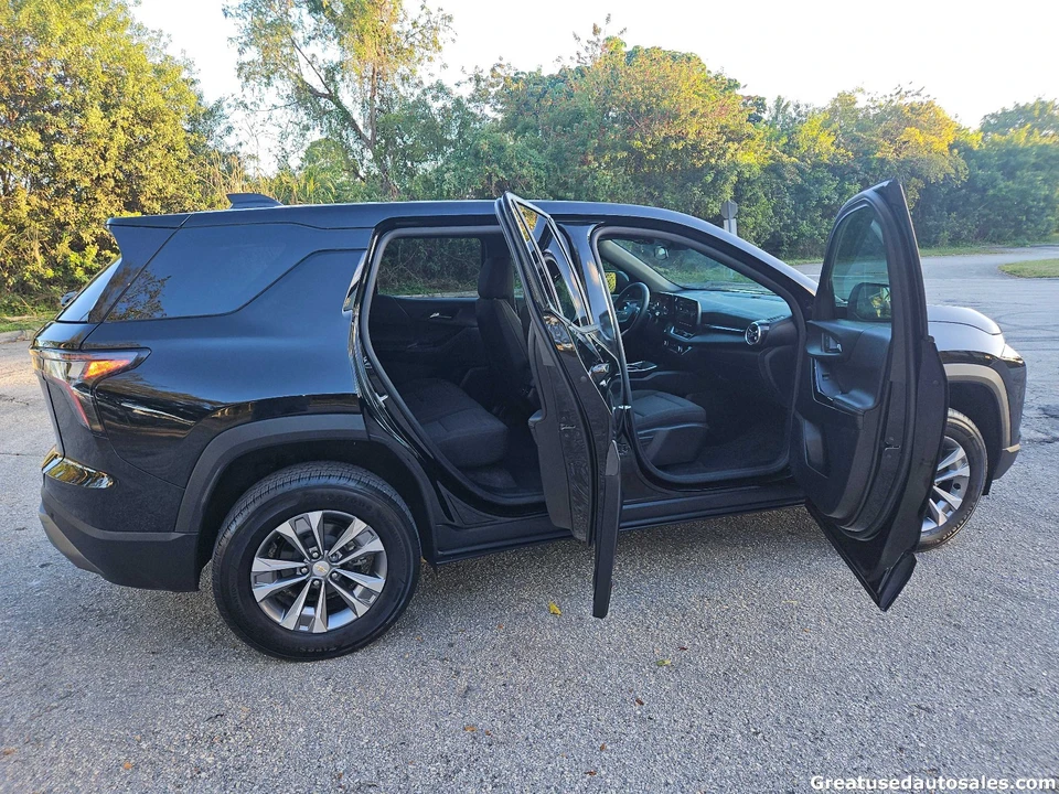 2025 Chevrolet Equinox - Image 8 of 21