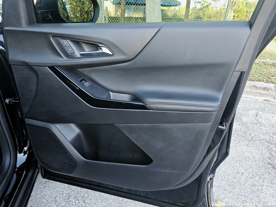 2025 Chevrolet Equinox - Image 12 of 21