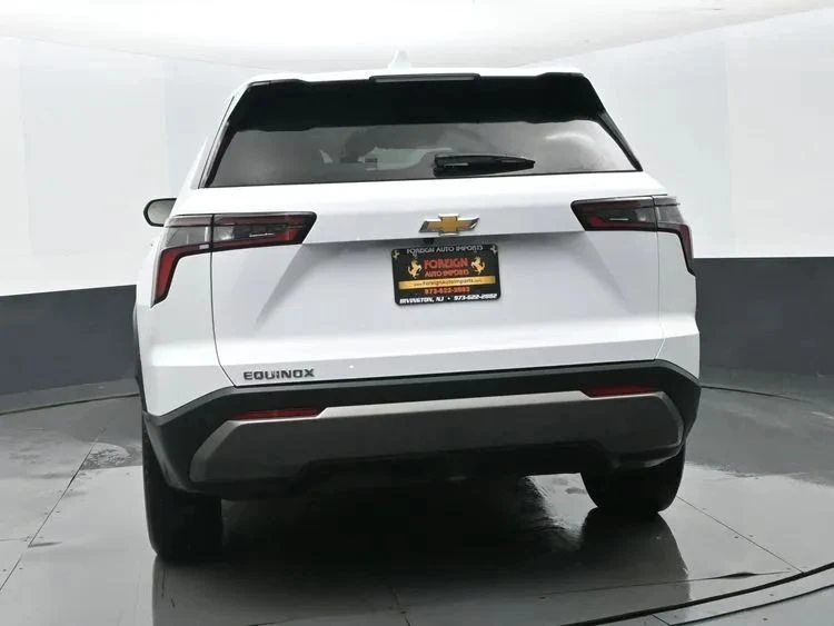 2025 Chevrolet Equinox - Image 8 of 12