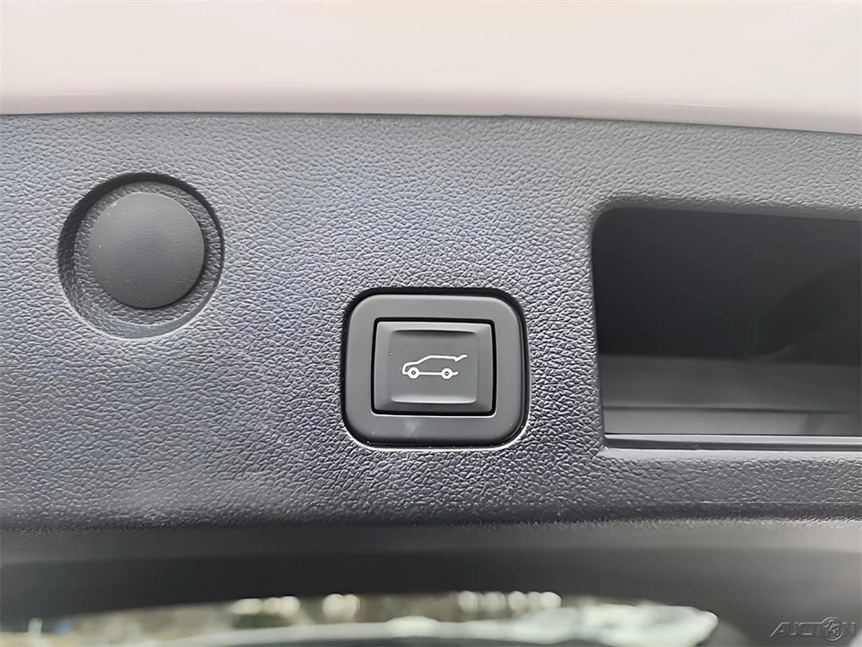 2025 Chevrolet Equinox - Image 21 of 21