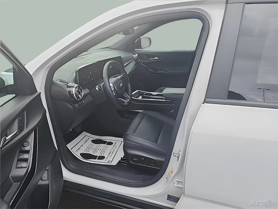 2025 Chevrolet Equinox - Image 11 of 21
