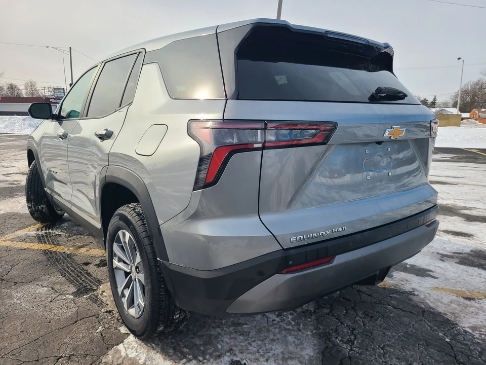 2025 Chevrolet Equinox - Image 3 of 21