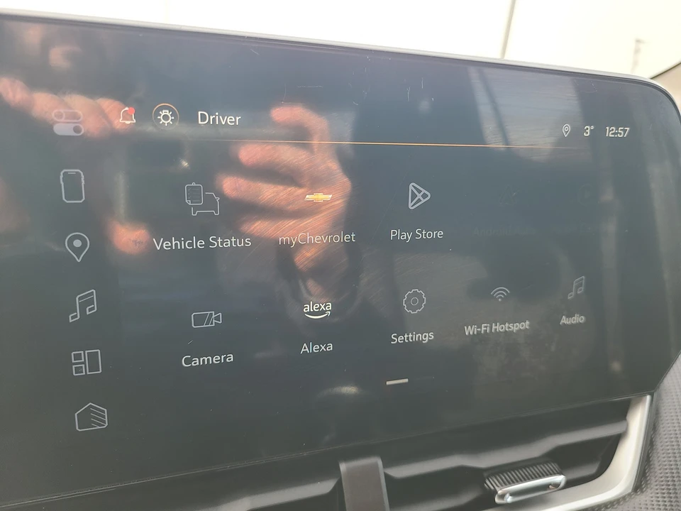 2025 Chevrolet Equinox - Image 18 of 21