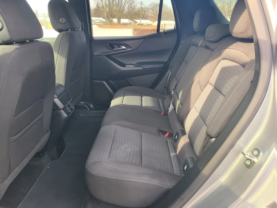 2025 Chevrolet Equinox - Image 11 of 21