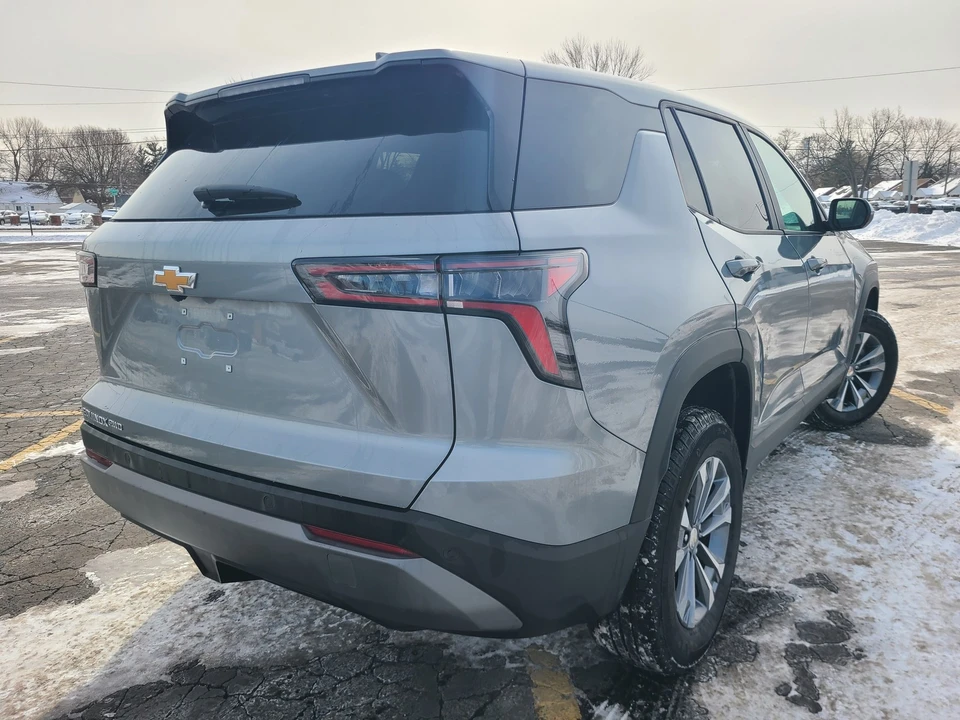 2025 Chevrolet Equinox - Image 5 of 21