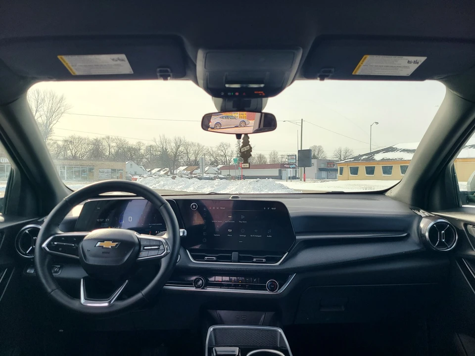 2025 Chevrolet Equinox - Image 17 of 21