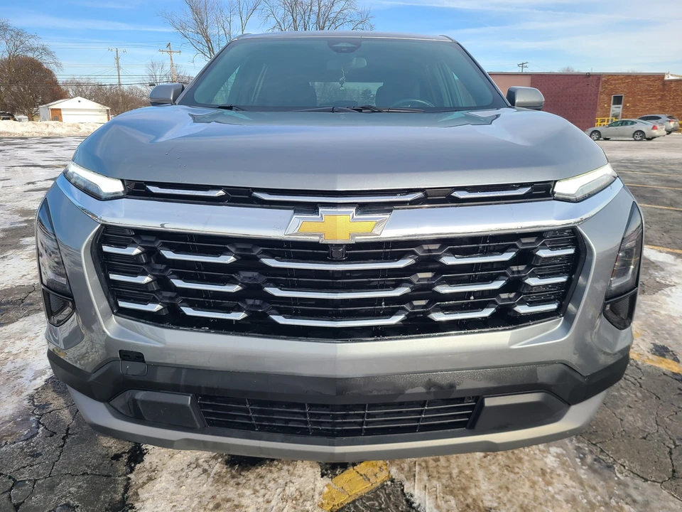 2025 Chevrolet Equinox - Image 8 of 21