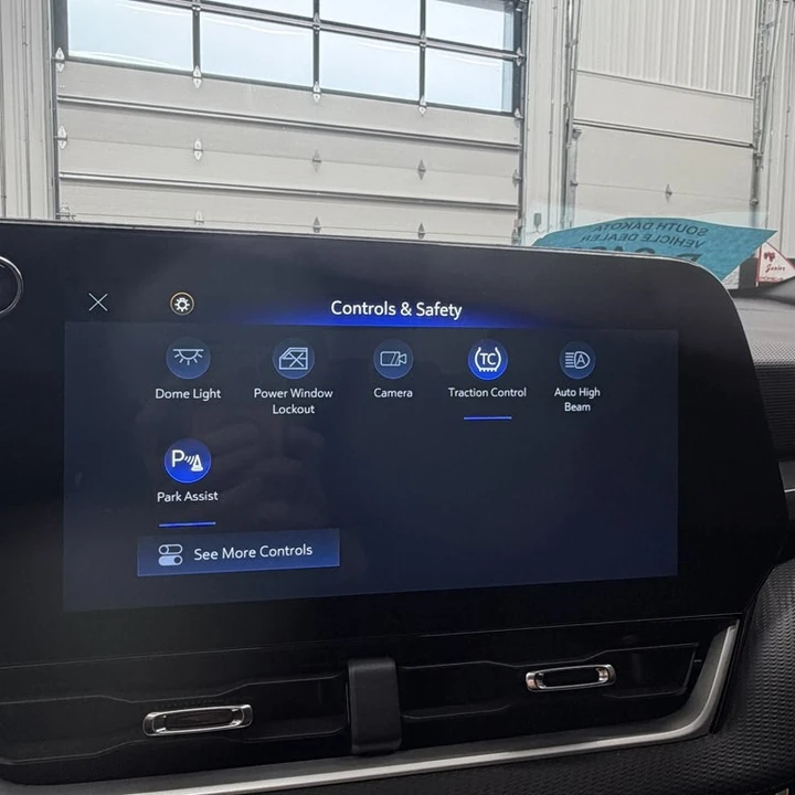 2025 Chevrolet Equinox - Image 14 of 21