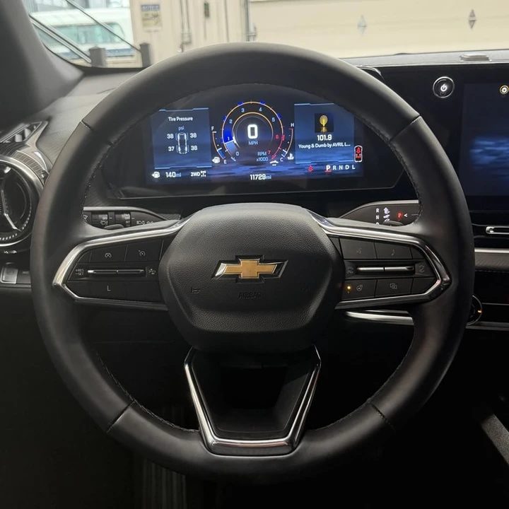 2025 Chevrolet Equinox - Image 9 of 21