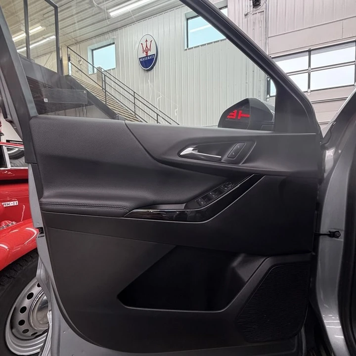 2025 Chevrolet Equinox - Image 20 of 21