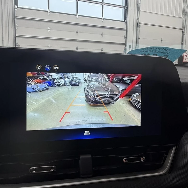 2025 Chevrolet Equinox - Image 12 of 21