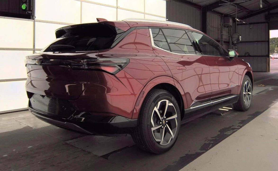 2025 Chevrolet Equinox - Image 2 of 5