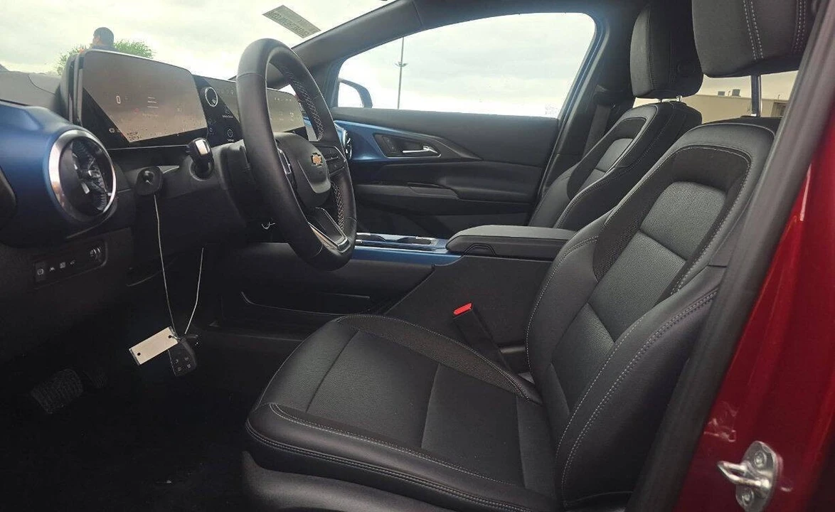2025 Chevrolet Equinox - Image 3 of 5