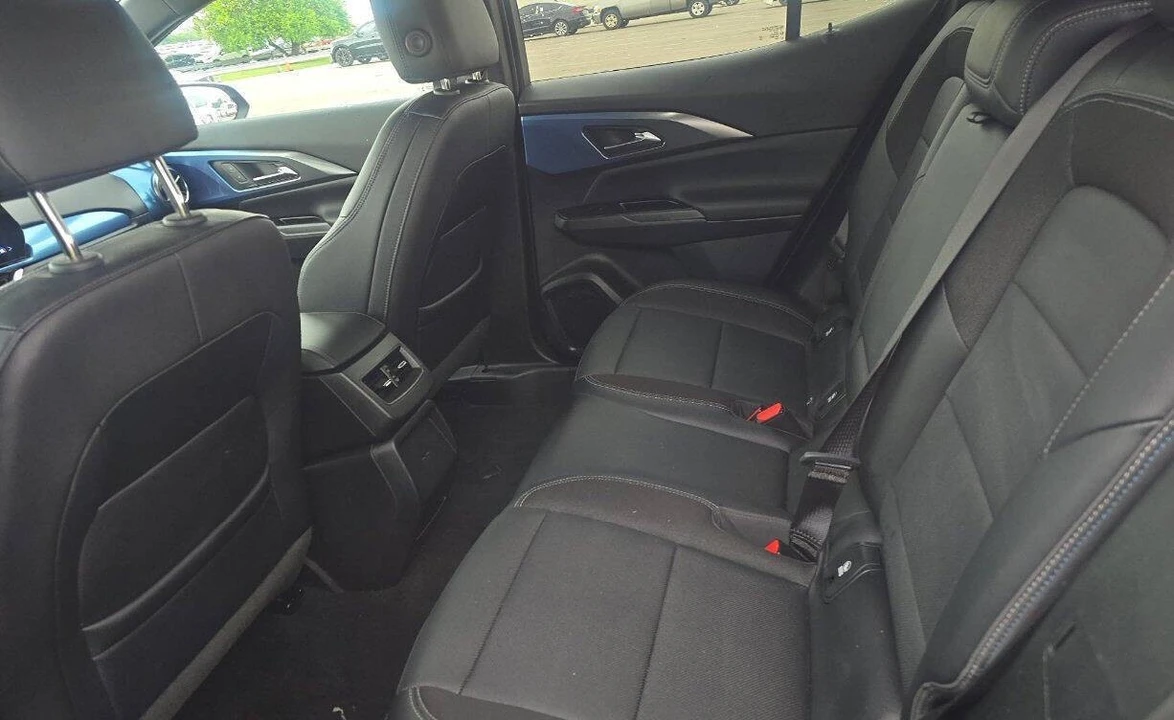 2025 Chevrolet Equinox - Image 4 of 5