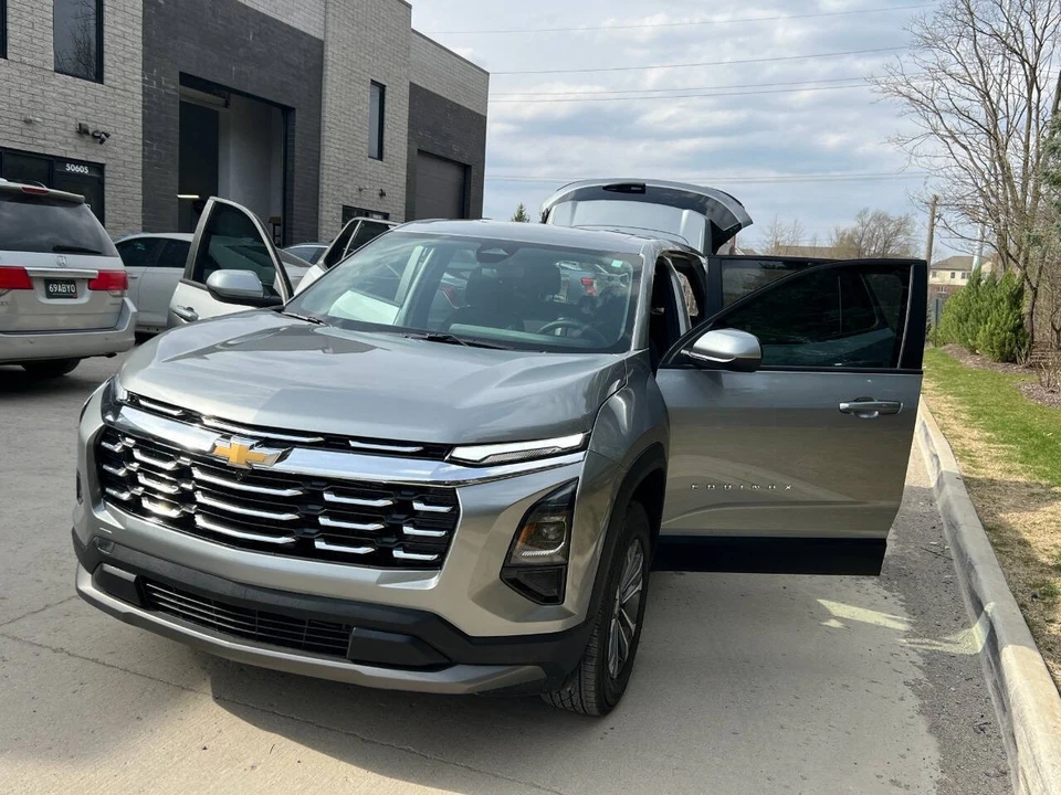 2025 Chevrolet Equinox - Image 15 of 21