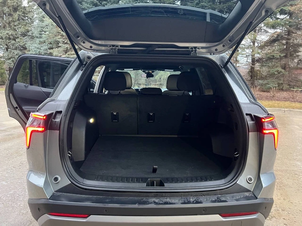 2025 Chevrolet Equinox - Image 19 of 21