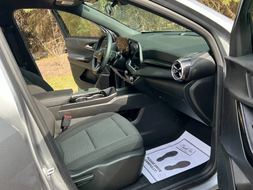 2025 Chevrolet Equinox - Image 18 of 21