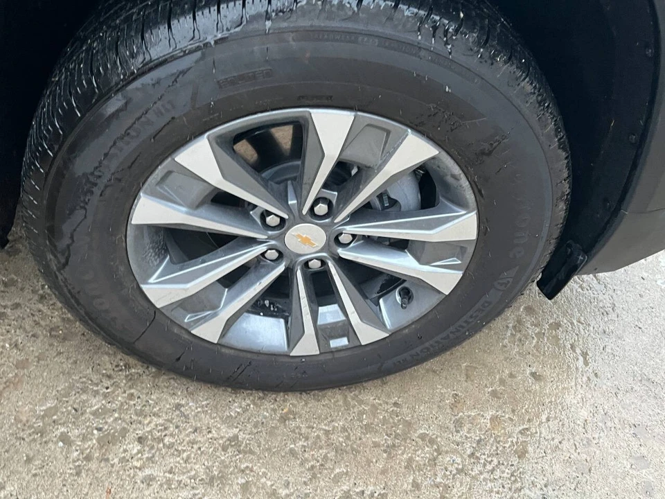 2025 Chevrolet Equinox - Image 10 of 21