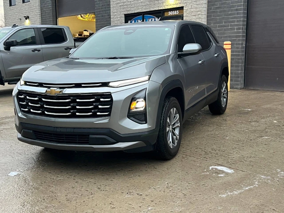 2025 Chevrolet Equinox - Image 4 of 21