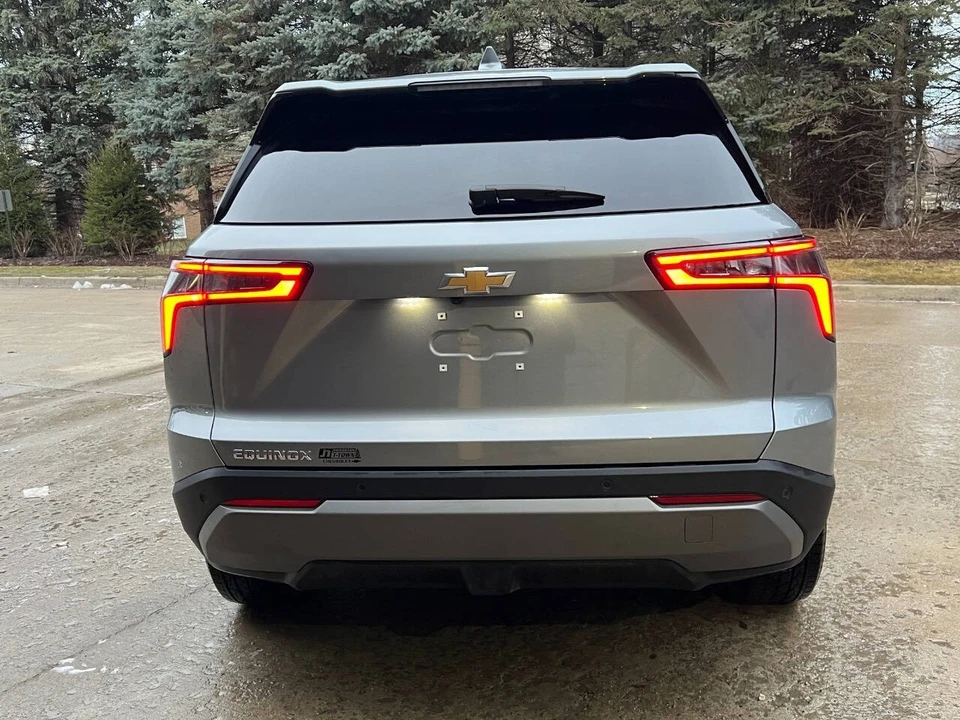 2025 Chevrolet Equinox - Image 8 of 21
