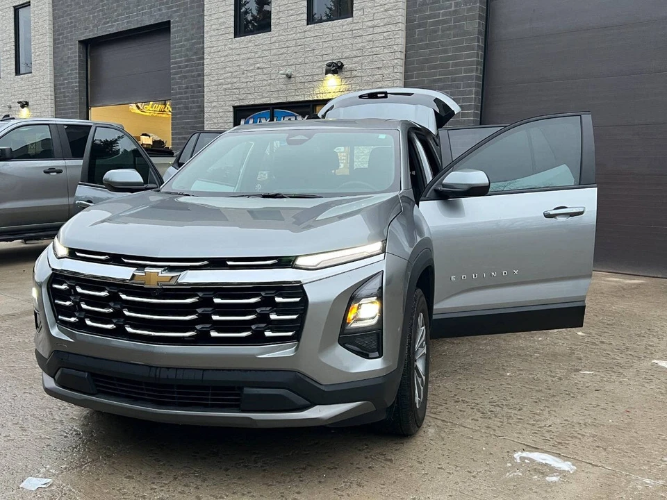 2025 Chevrolet Equinox - Image 14 of 21