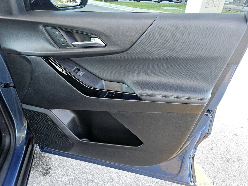 2025 Chevrolet Equinox - Image 12 of 21