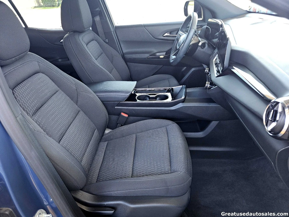 2025 Chevrolet Equinox - Image 11 of 21