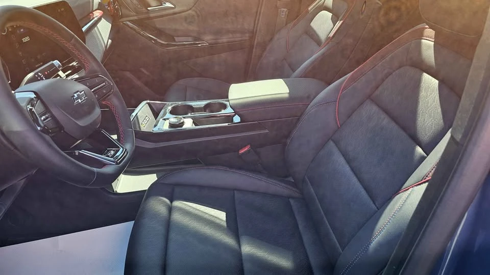 2025 Chevrolet Equinox - Image 9 of 11