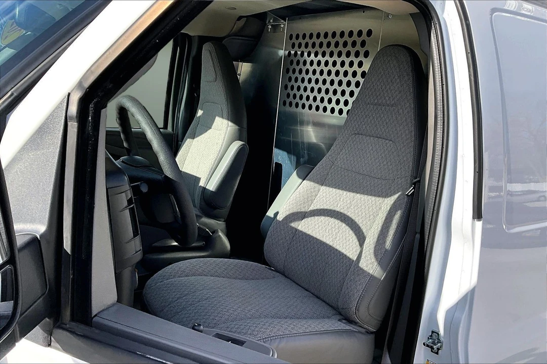 2025 Chevrolet Express - Image 15 of 21