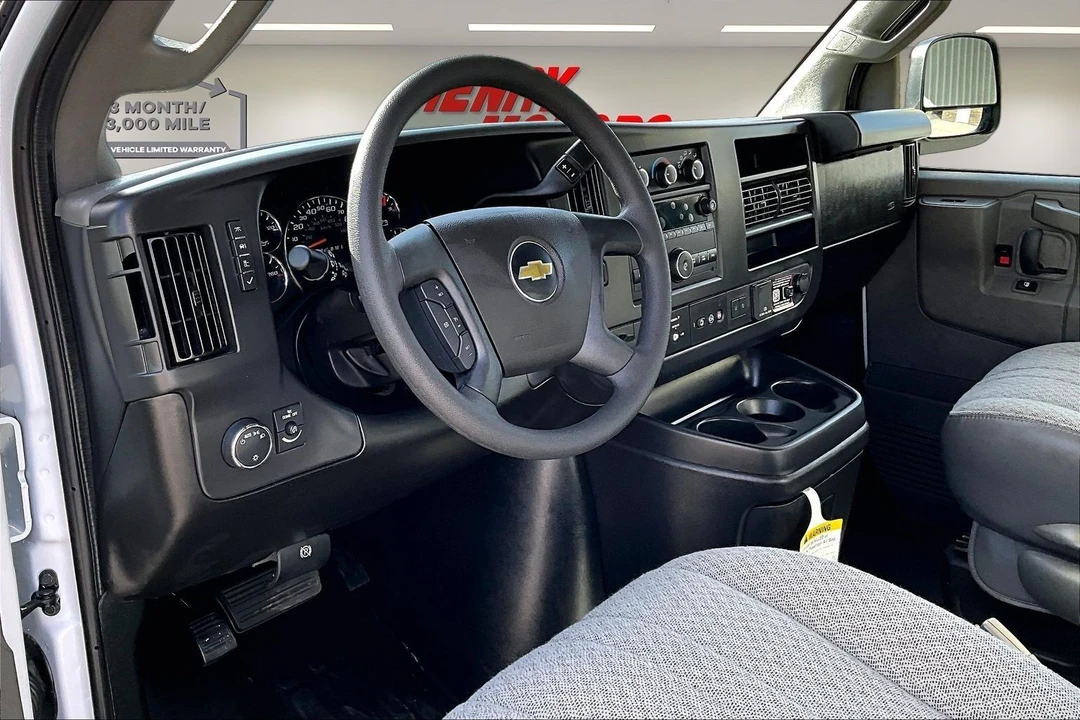 2025 Chevrolet Express - Image 12 of 21