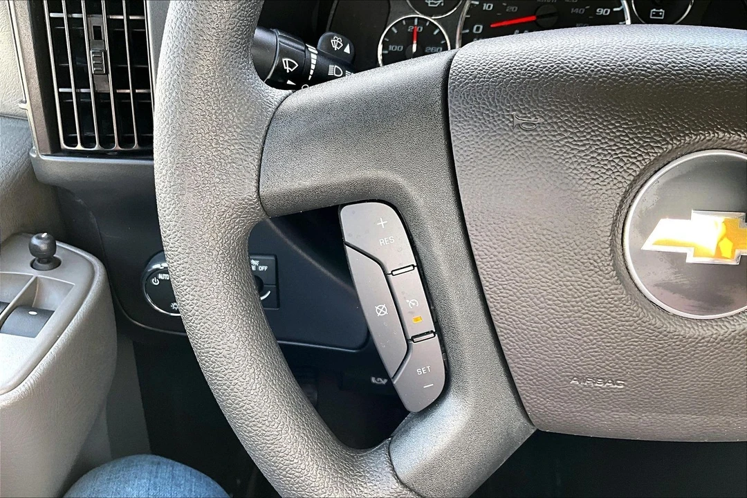 2025 Chevrolet Express - Image 8 of 21