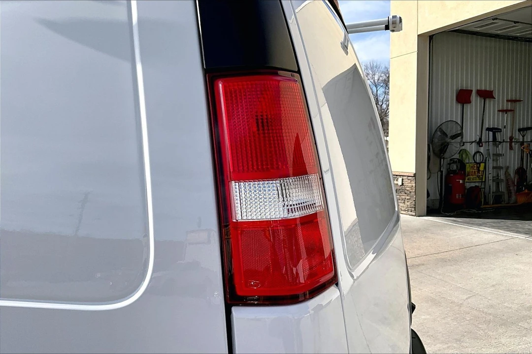 2025 Chevrolet Express - Image 16 of 21