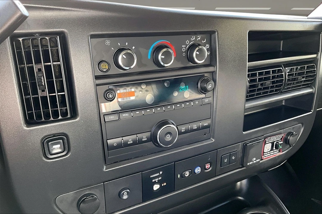 2025 Chevrolet Express - Image 7 of 21