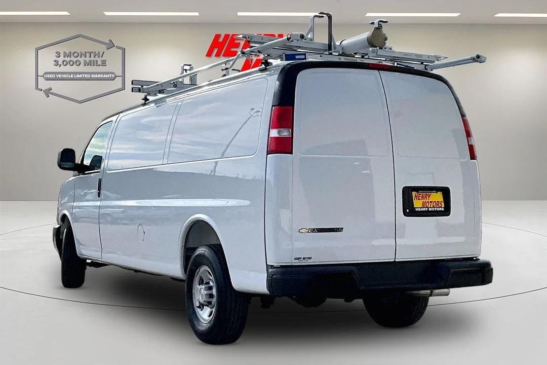 2025 Chevrolet Express - Image 4 of 21