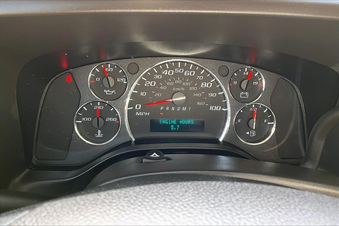 2025 Chevrolet Express - Image 10 of 21