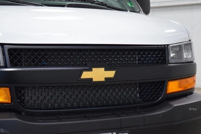 2025 Chevrolet Express - Image 6 of 12