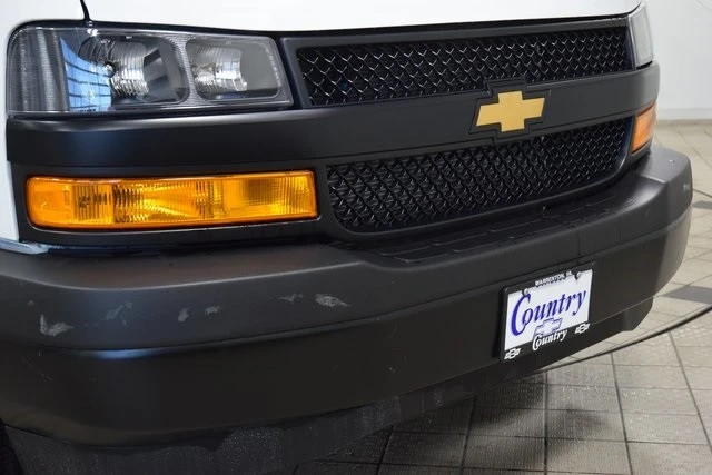 2025 Chevrolet Express - Image 8 of 12