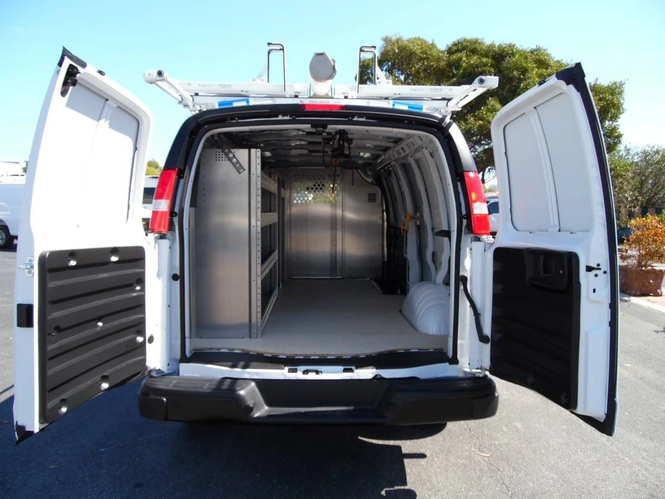 2025 Chevrolet Express - Image 7 of 21