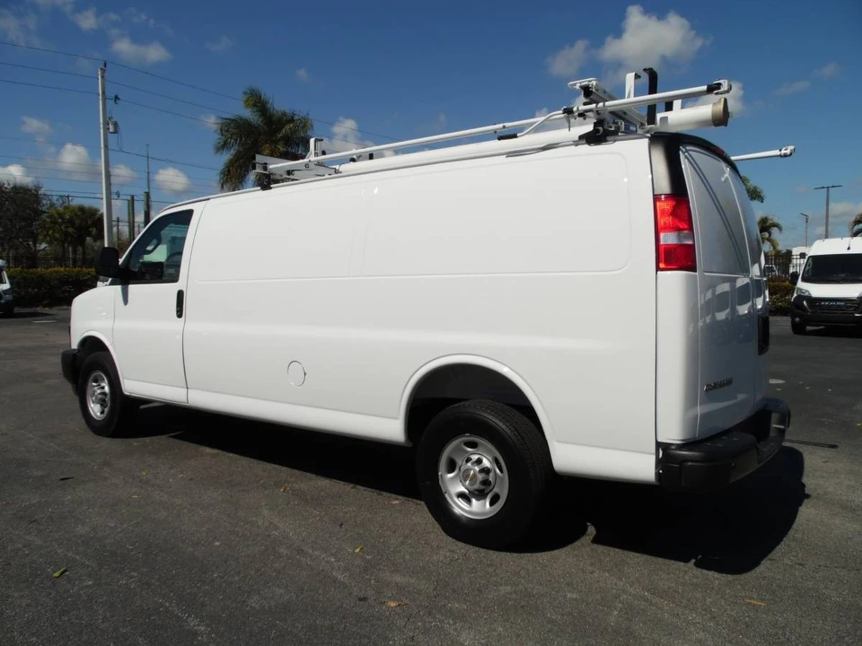 2025 Chevrolet Express - Image 4 of 21