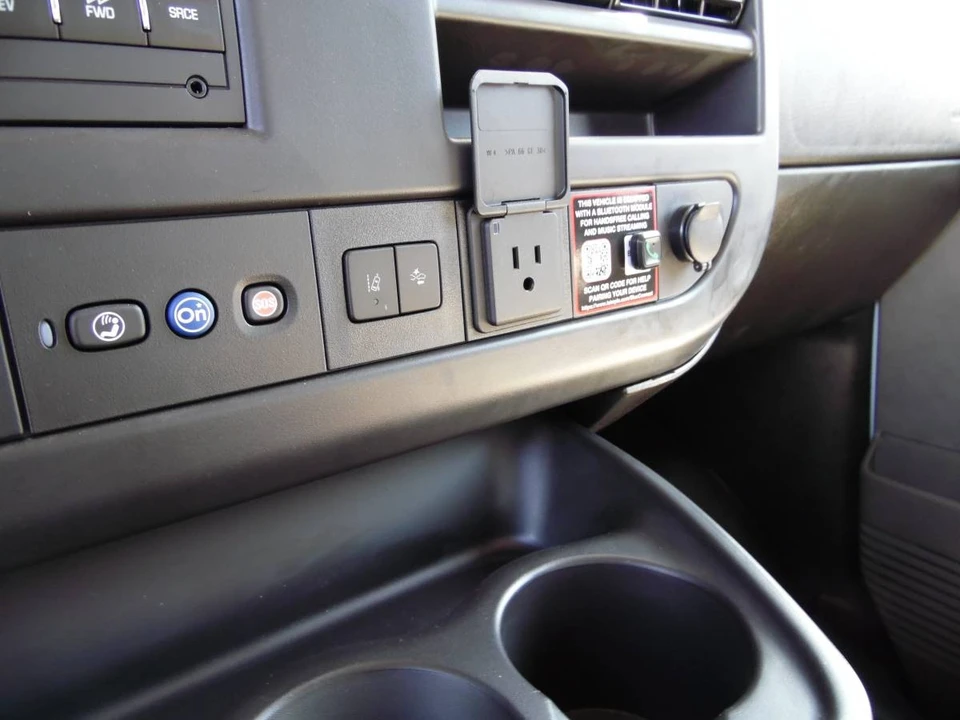 2025 Chevrolet Express - Image 20 of 21