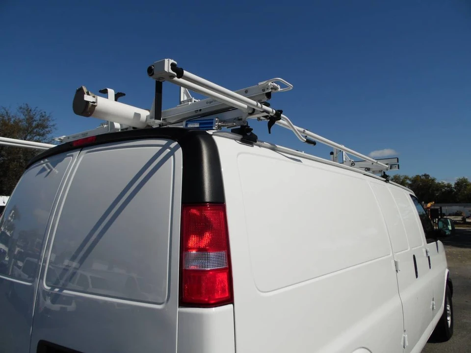 2025 Chevrolet Express - Image 15 of 21